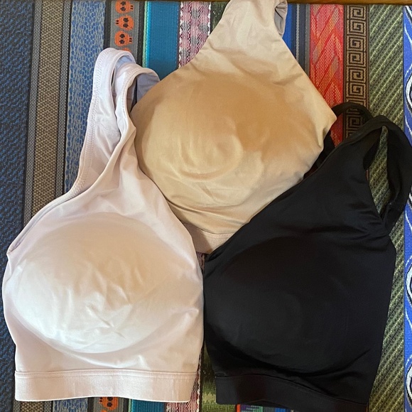 Cloud 9® Super Soft, Wireless Lightly Lined Comfort Bra ~ Size  Large ~ Lot of 3 - Picture 1 of 8